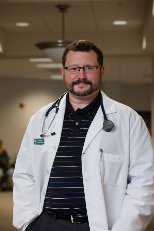 Medikal na Oncology - Eric Poulin, PA-C
